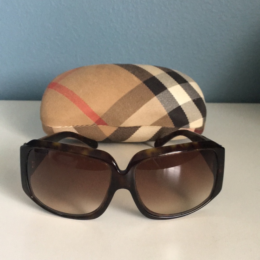 authentic Burberry square sunglasses